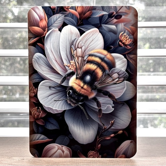 Vibrant Bumblebee Handmade Greeting Card - Picture 1 of 1